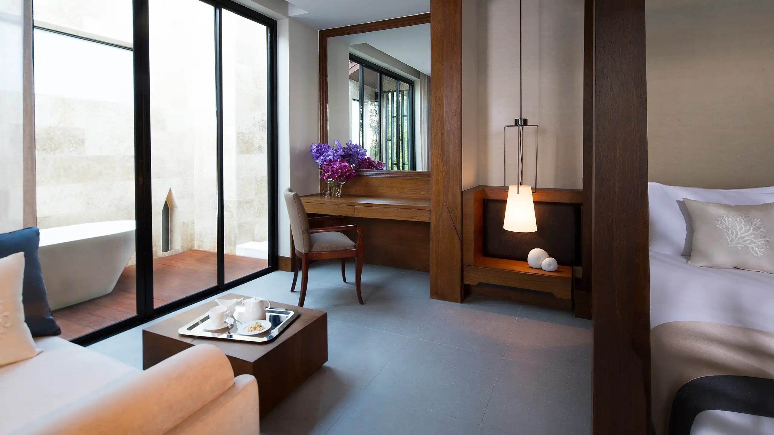 Pool suite